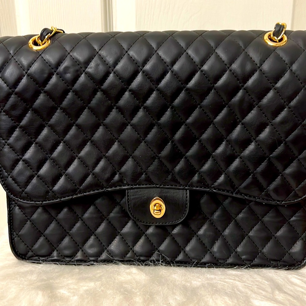 Black quilted detailed purse